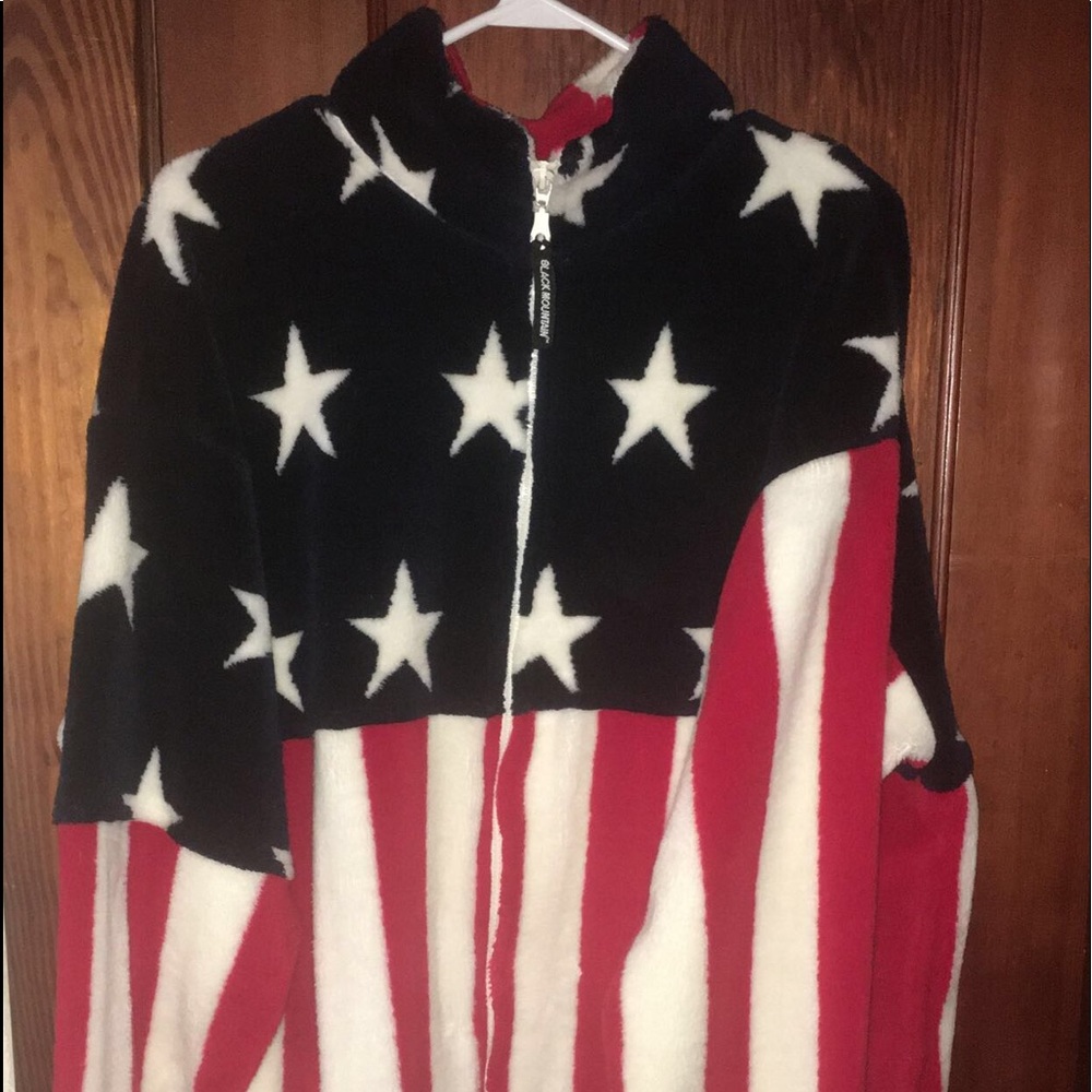 (Black Mountain Outdoor) American Flag Coat With No Hood.